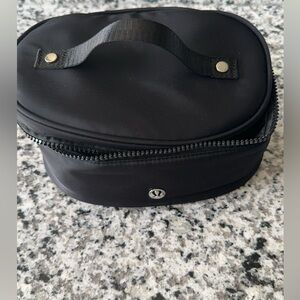 Lululemon Oval Top Black Silver Cosmetic Makeup Bag Case 3.5L Access Kit